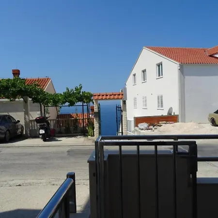 Stane Apartment *