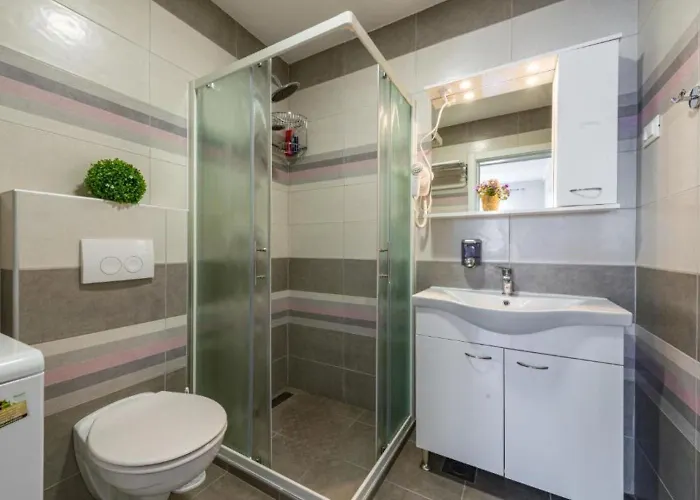 Stane Apartment *