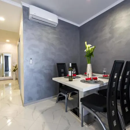 Stane - Modern & Fully Equipped Apartment *