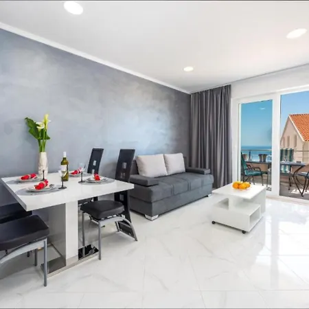 Stane - Modern & Fully Equipped *
